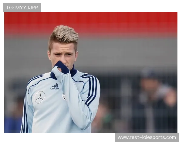 足球球星的黄金岁月：退役时间与职业生涯的终章解析